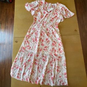 NWT BB Dakota Endless Love Floral Print Dress